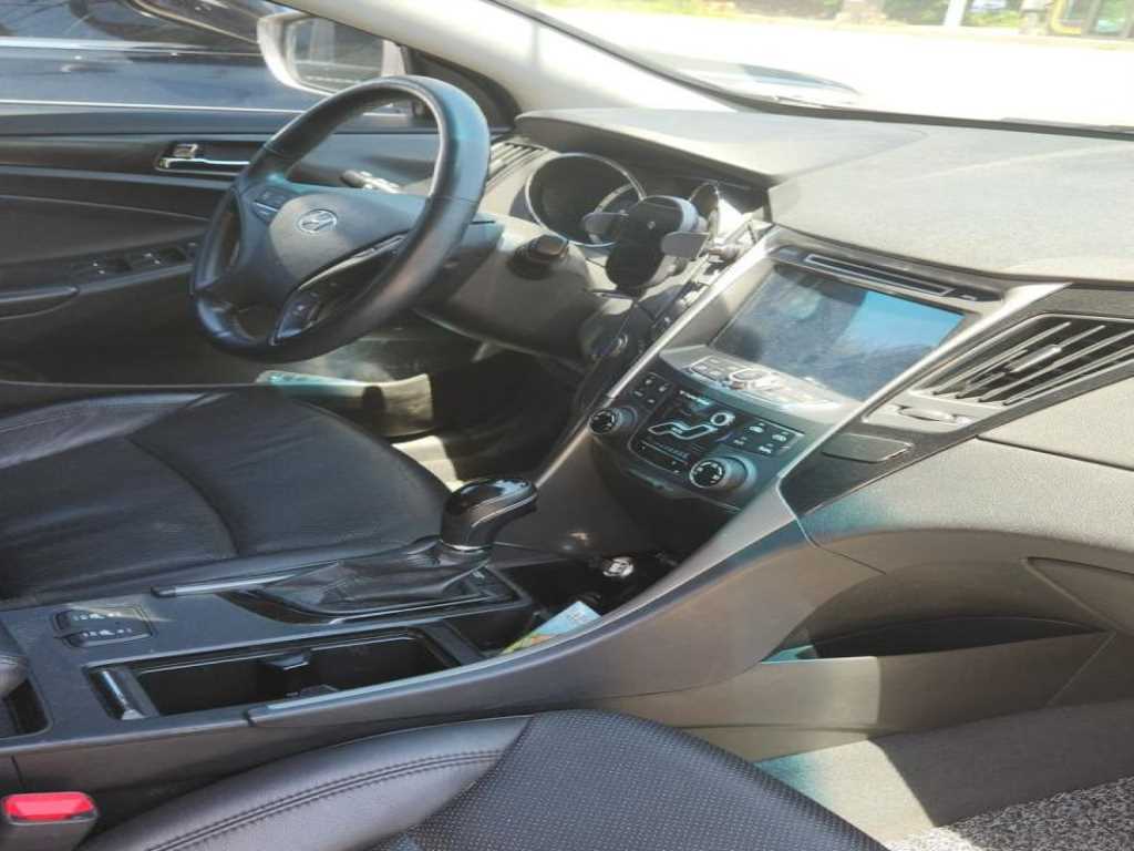 HYUNDAI Sonata - Vista 4