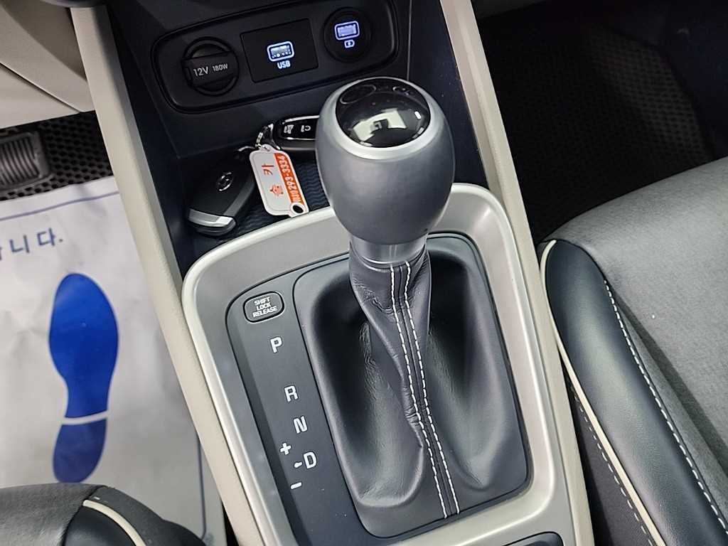 HYUNDAI Venue - Vista 8