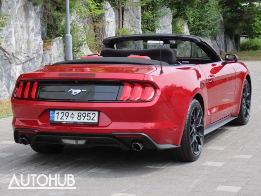 Ford Mustang - Vista 3