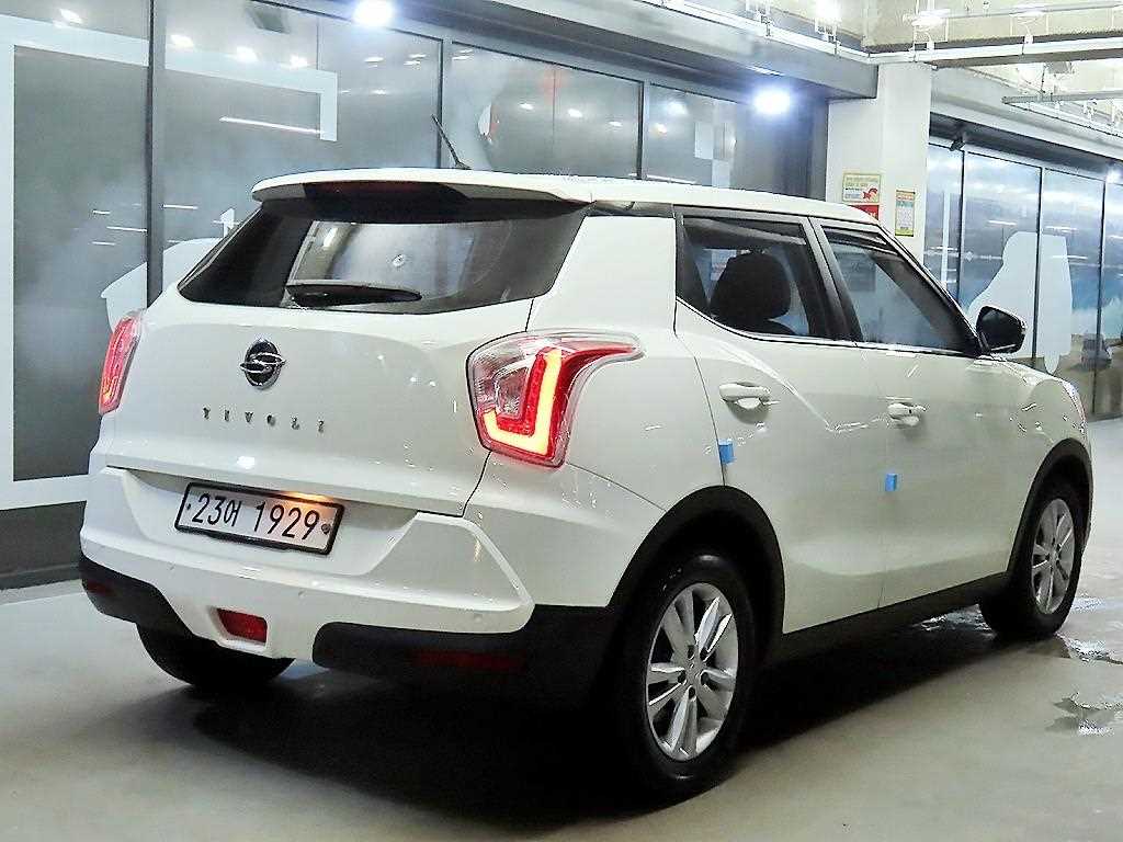 Ssangyong Tivoli - Vista 4