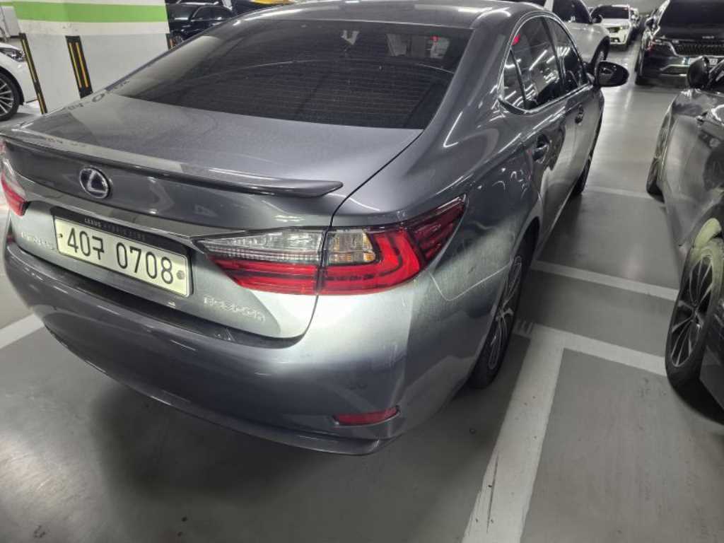 Lexus ES - Vista 4