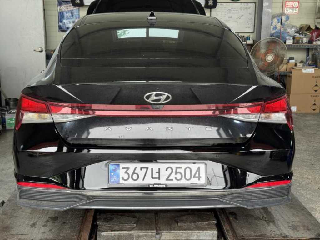 HYUNDAI Avante - Vista 4