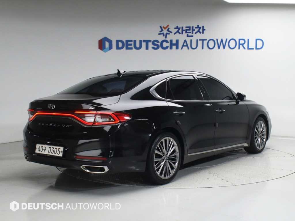 HYUNDAI Grandeur - Vista 2