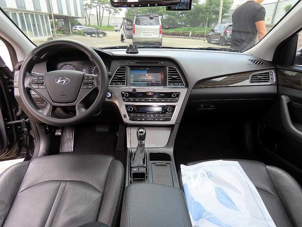 HYUNDAI Sonata - Vista 7