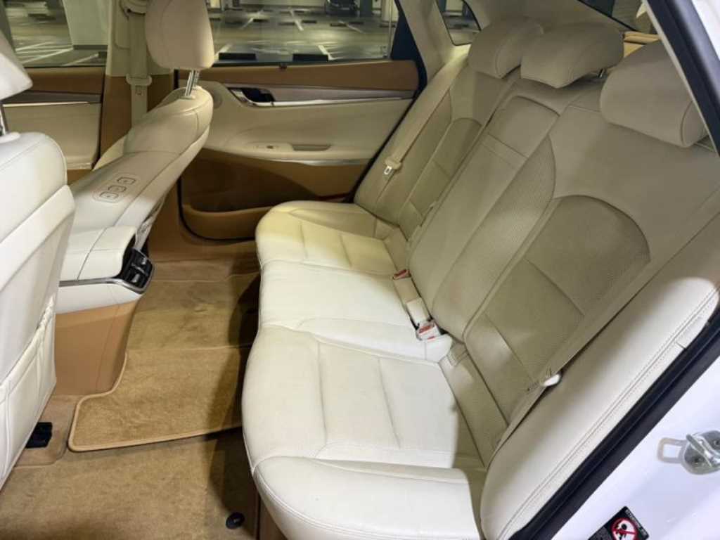 HYUNDAI Grandeur - Vista 7