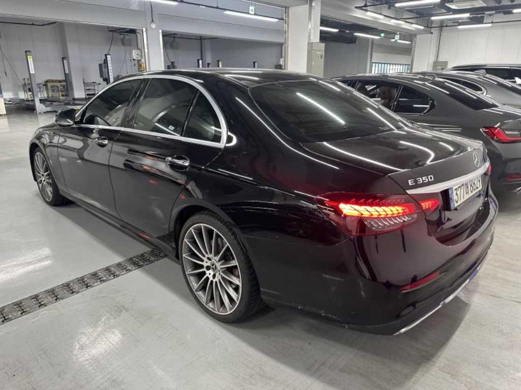 Mercedes Benz E class - Vista 5