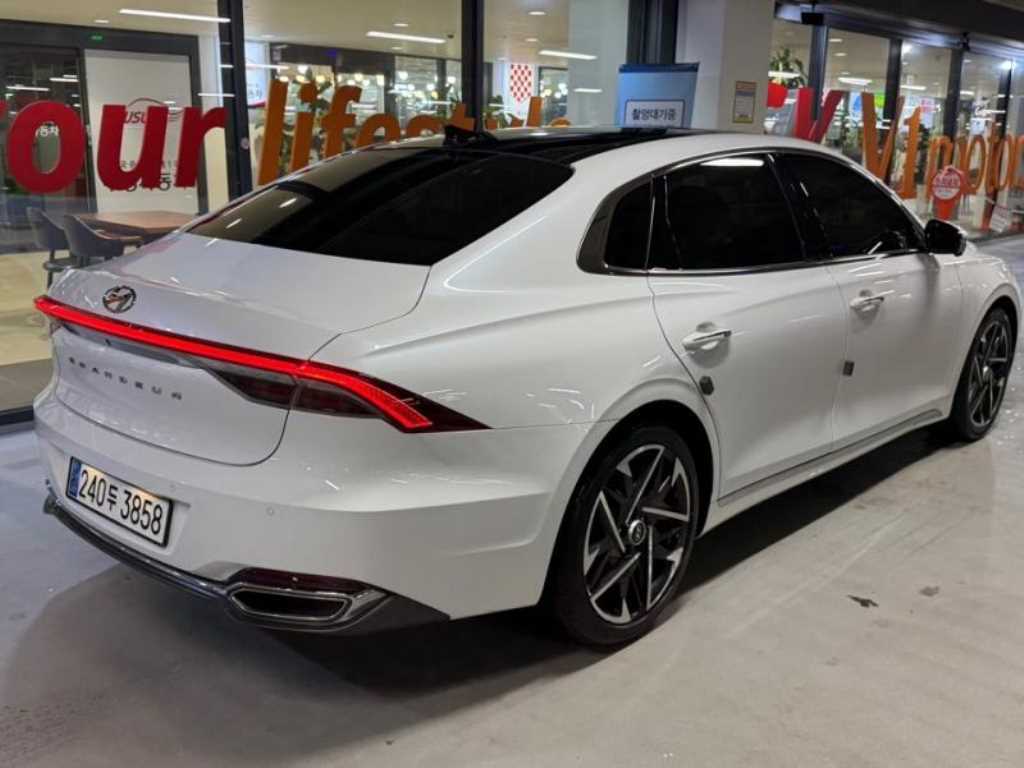 HYUNDAI Grandeur - Vista 5