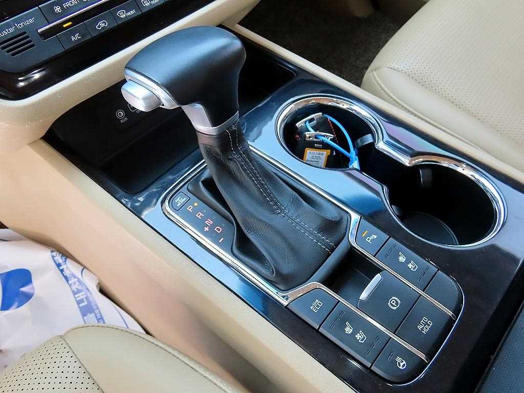 KIA Carnival - Vista 11
