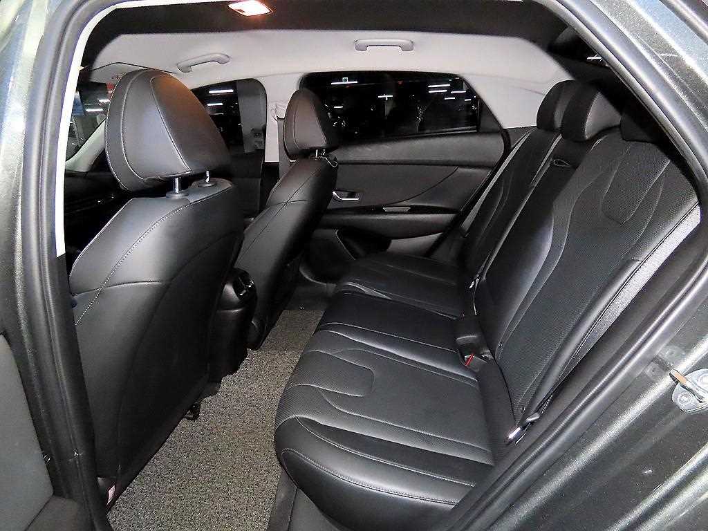 HYUNDAI Avante - Vista 7