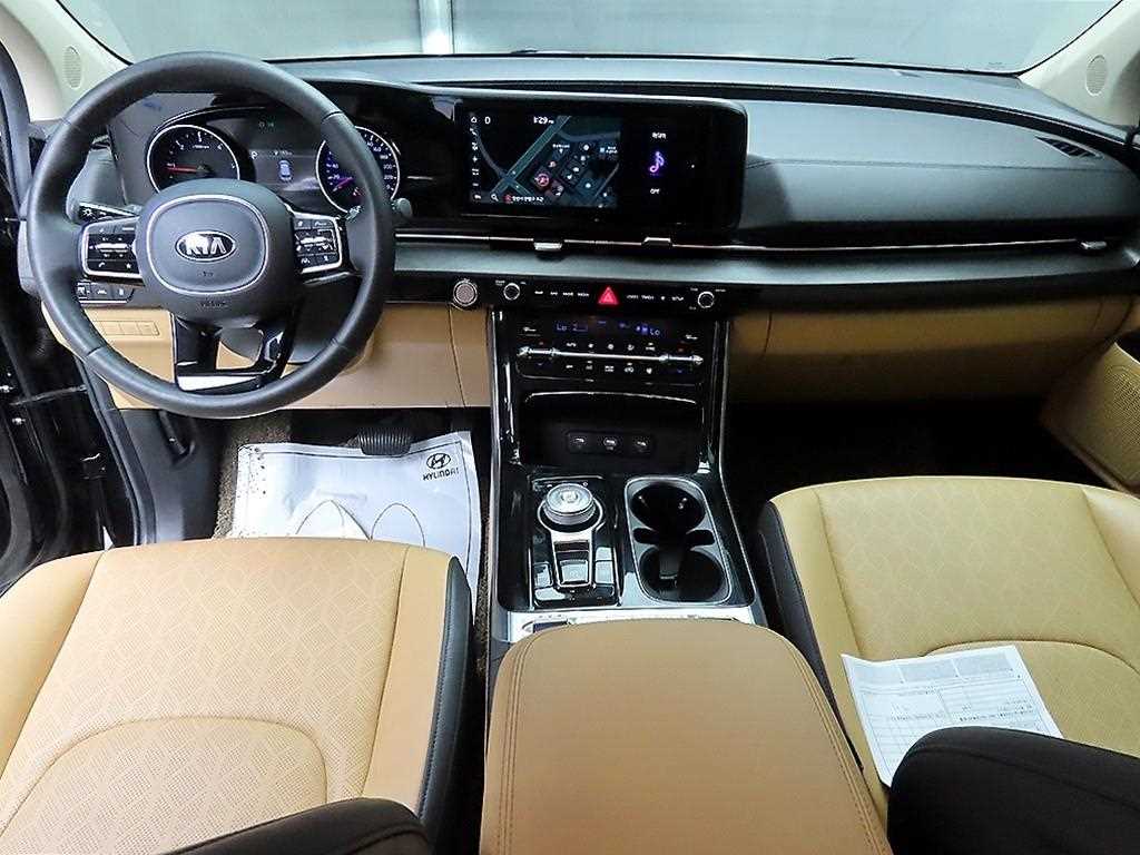 KIA Carnival - Vista 7