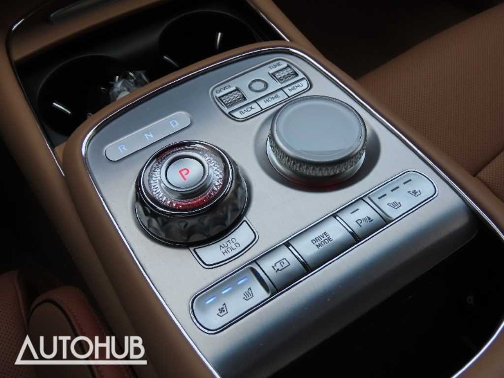 Genesis G90 - Vista 7