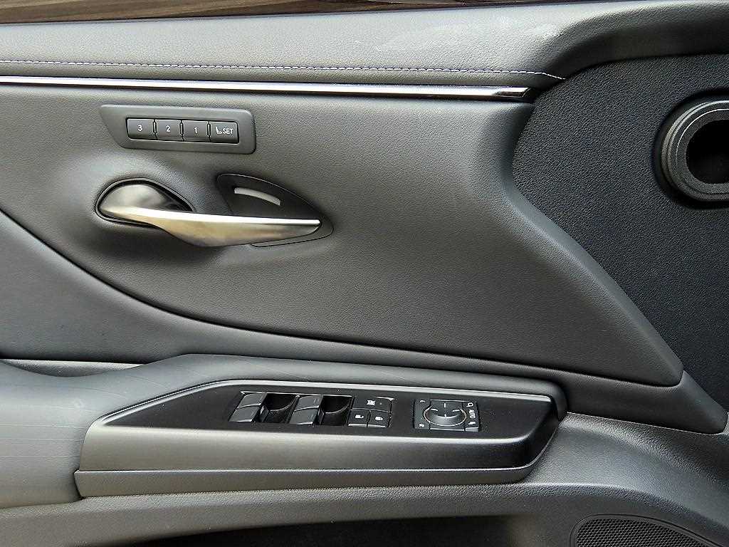 Lexus ES - Vista 12