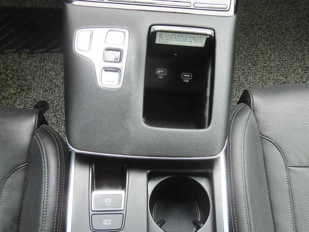 HYUNDAI Grandeur - Vista 12