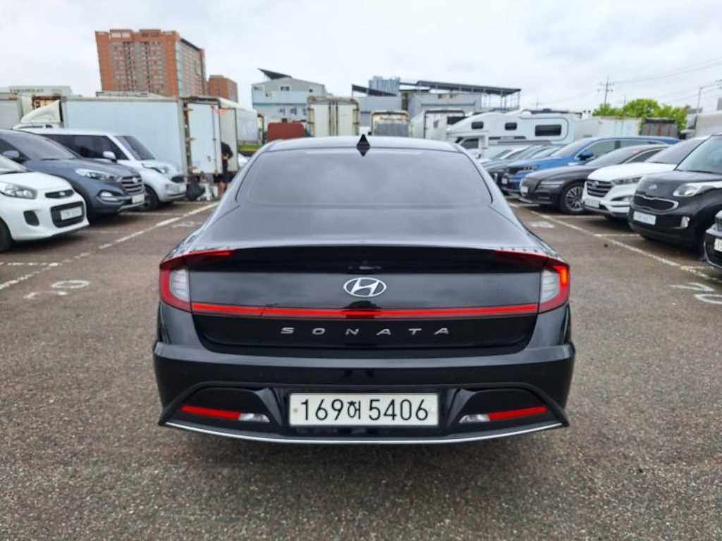 HYUNDAI Sonata - Vista 3