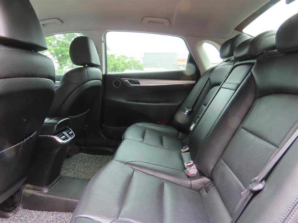 HYUNDAI Grandeur - Vista 6