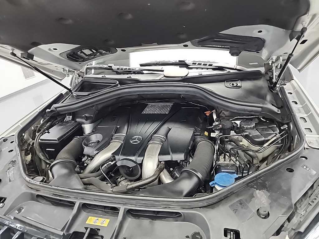 Mercedes Benz GLS Class - Vista 5