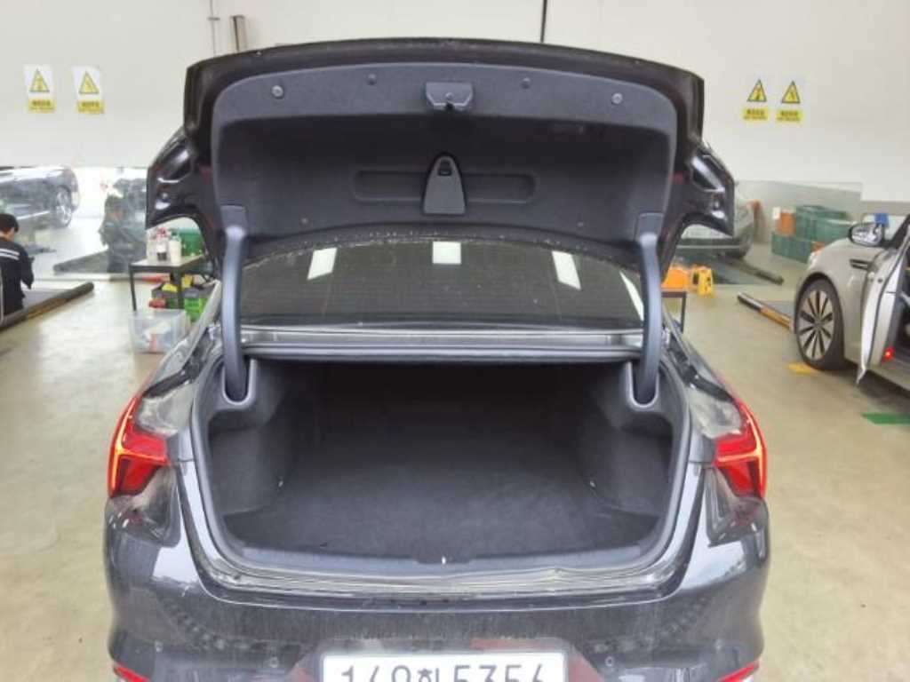 KIA K8 - Vista 8