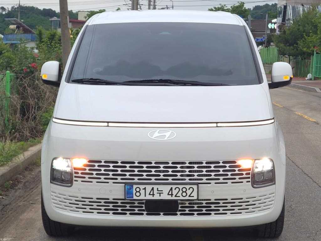 HYUNDAI Staria - Vista 2