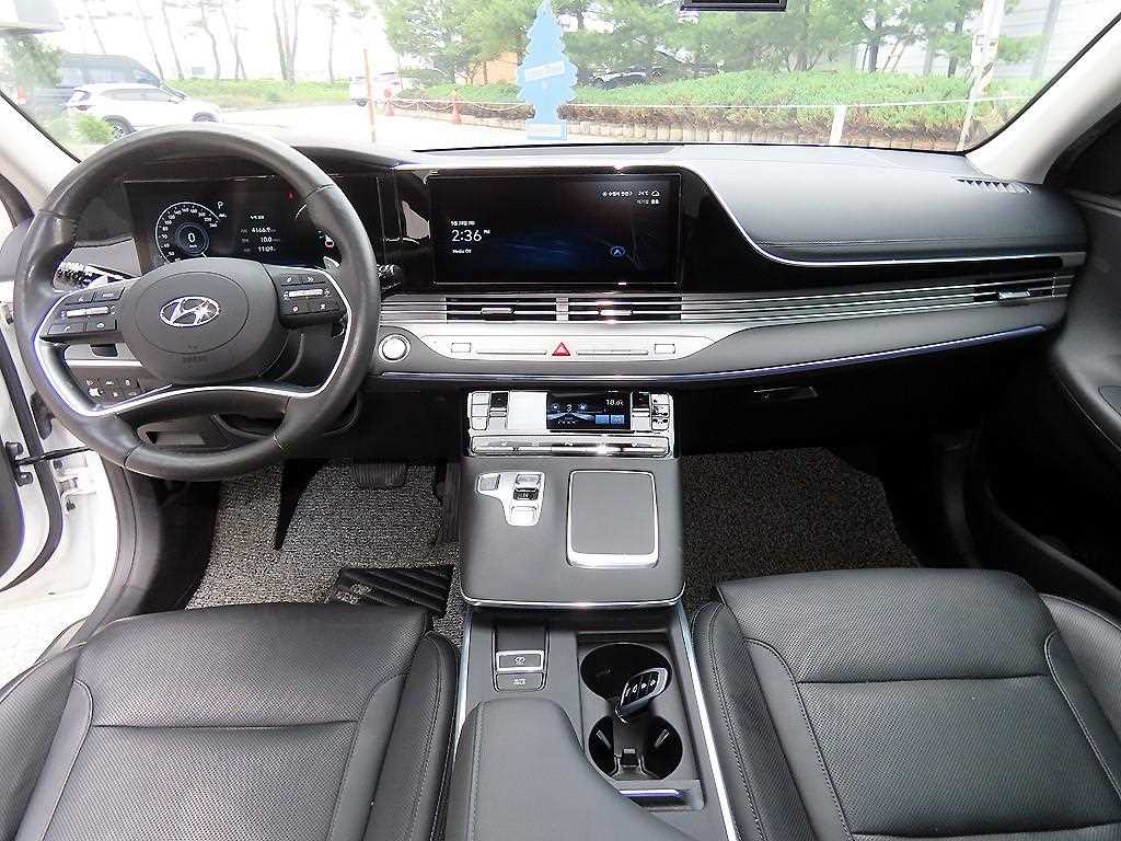 HYUNDAI Grandeur - Vista 7