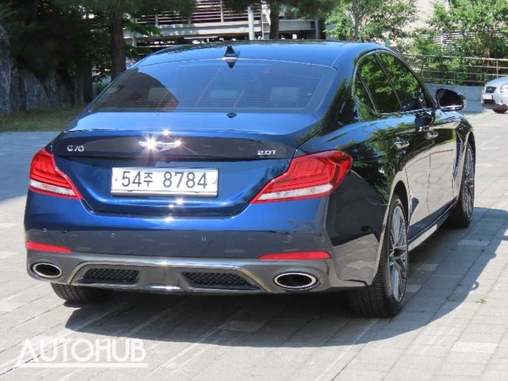 Genesis G70 - Vista 3