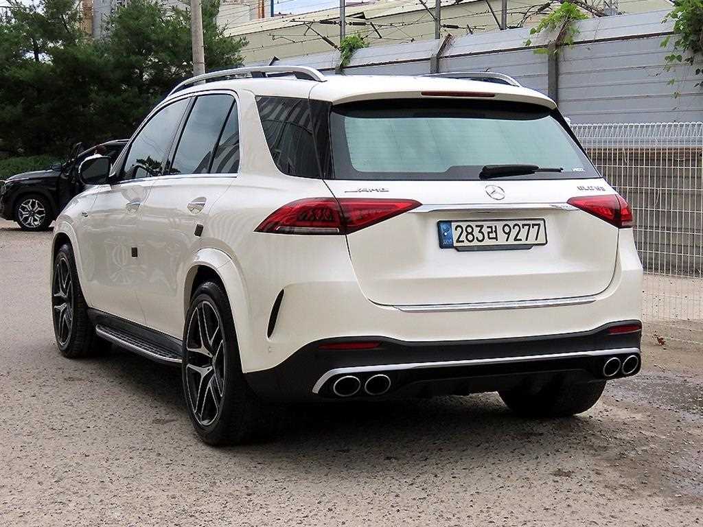 Mercedes Benz GLE Class - Vista 3