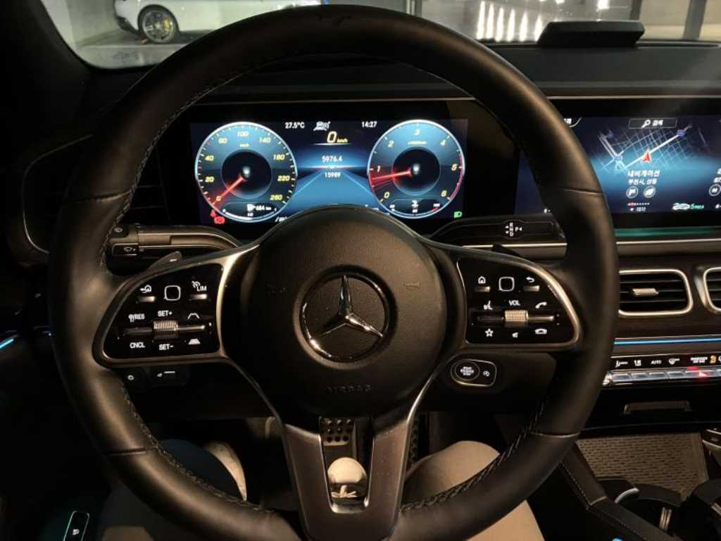 Mercedes Benz GLE Class - Vista 8