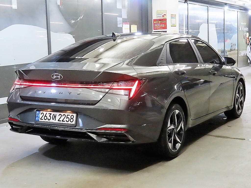 HYUNDAI Avante - Vista 4