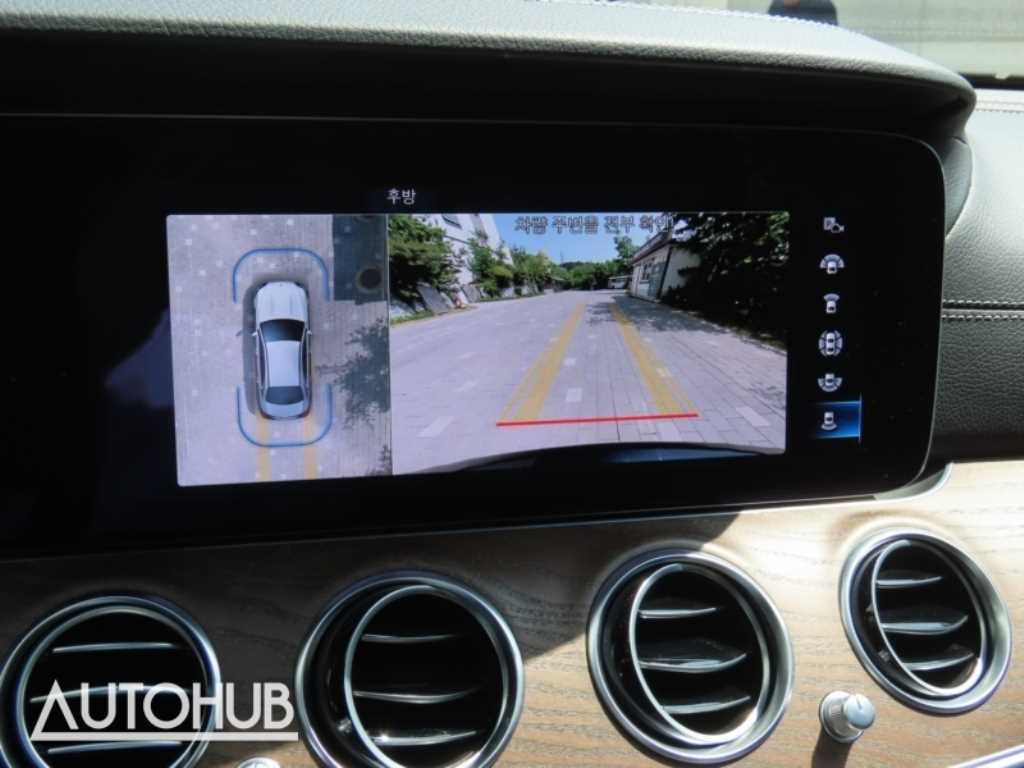 Mercedes Benz E class - Vista 10