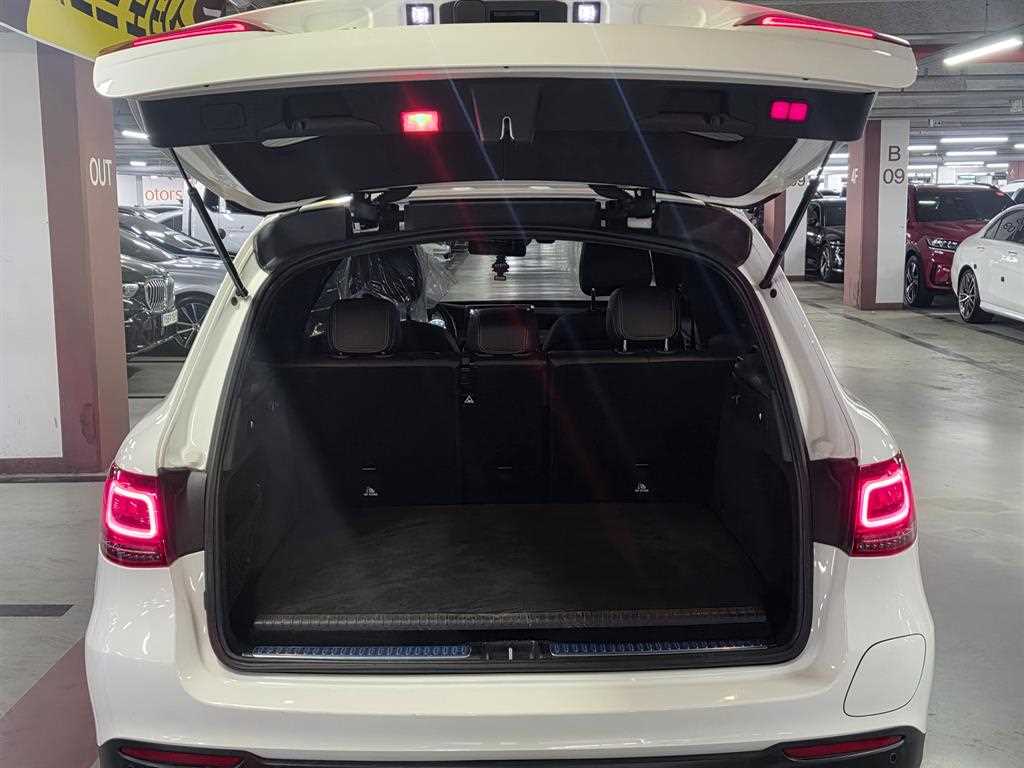 Mercedes Benz GLC Class - Vista 7