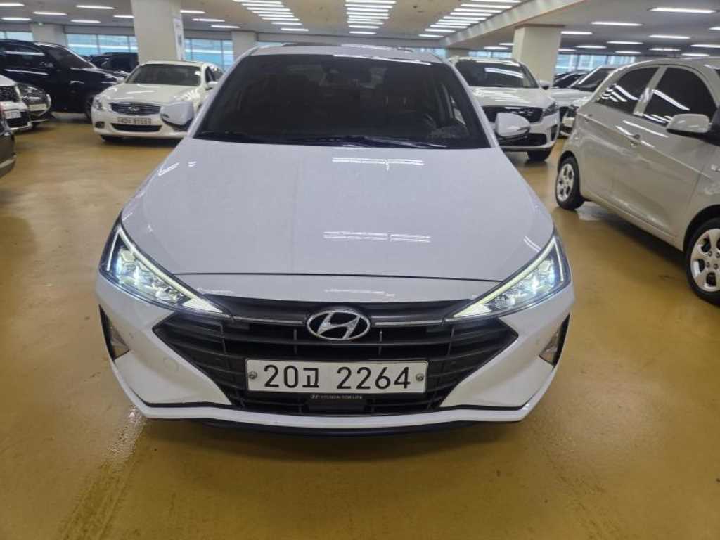 HYUNDAI Avante - Vista 6