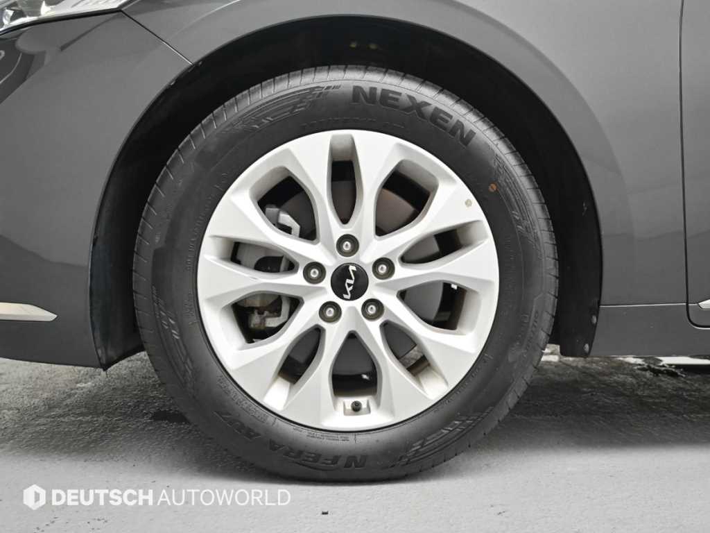 KIA K8 - Vista 5