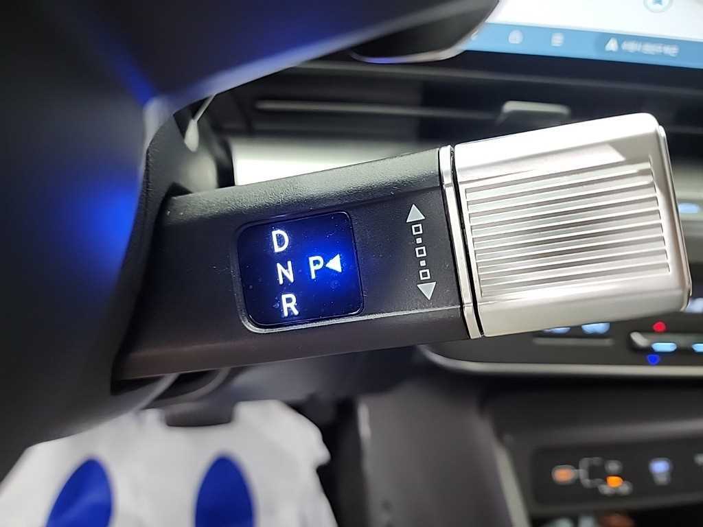 HYUNDAI Kona - Vista 8