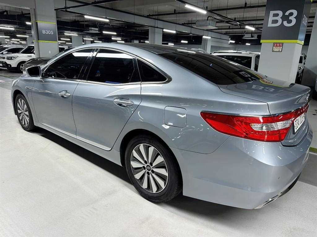 HYUNDAI Grandeur - Vista 4