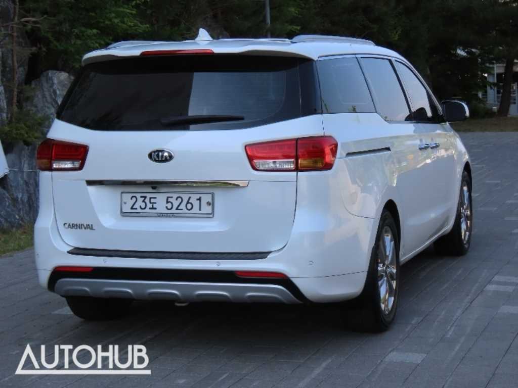 KIA Carnival - Vista 3