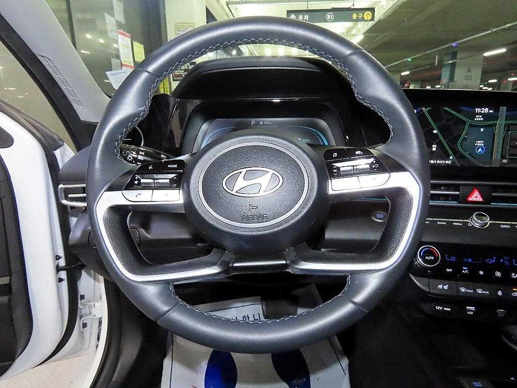 HYUNDAI Avante - Vista 8