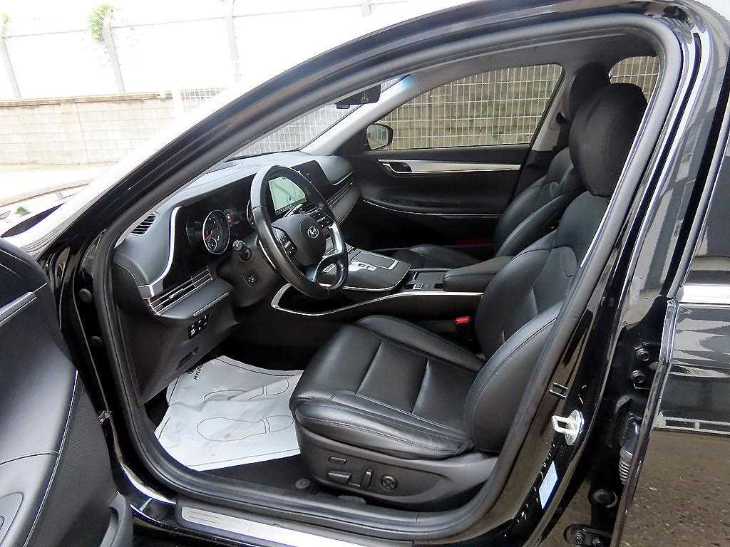 HYUNDAI Grandeur - Vista 5