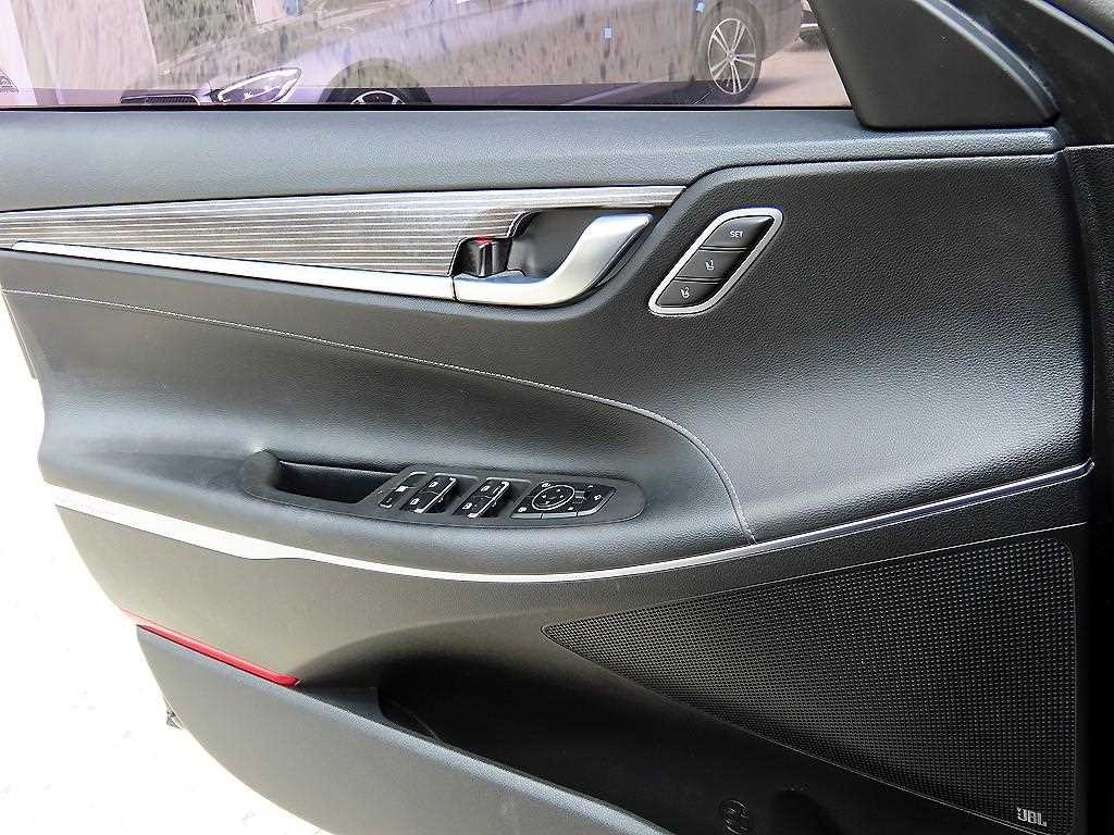 HYUNDAI Grandeur - Vista 12