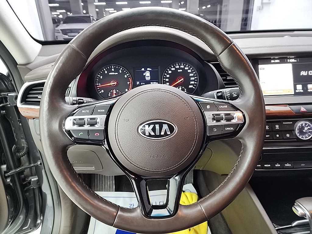 KIA K7 - Vista 9