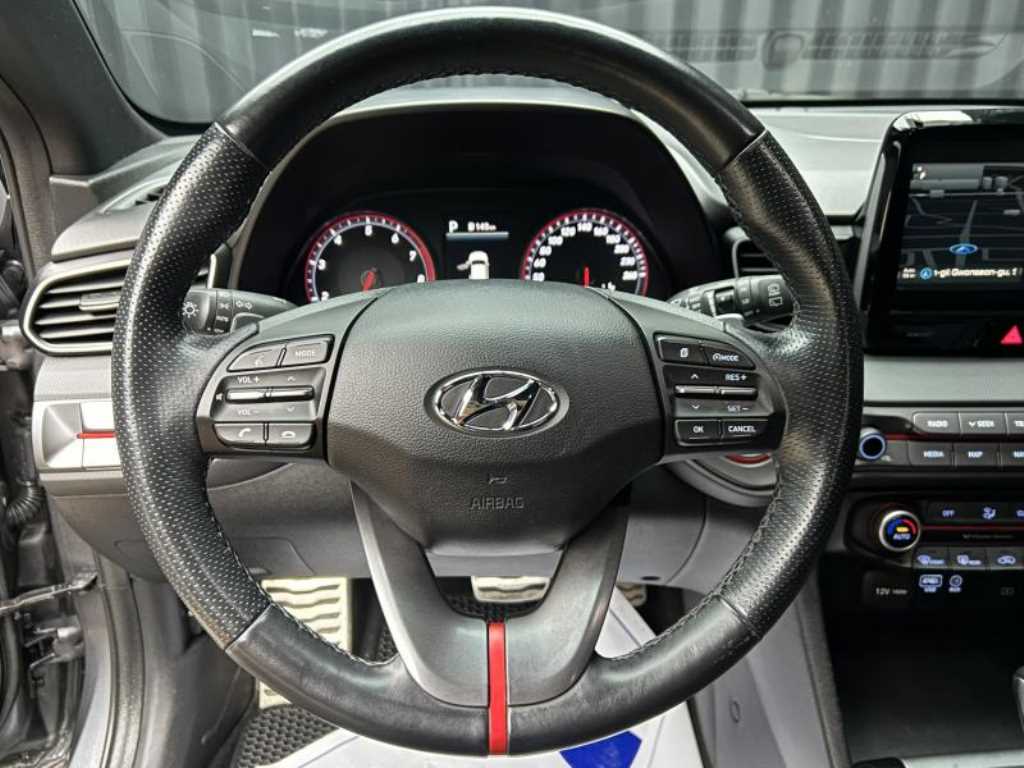 HYUNDAI Veloster - Vista 8