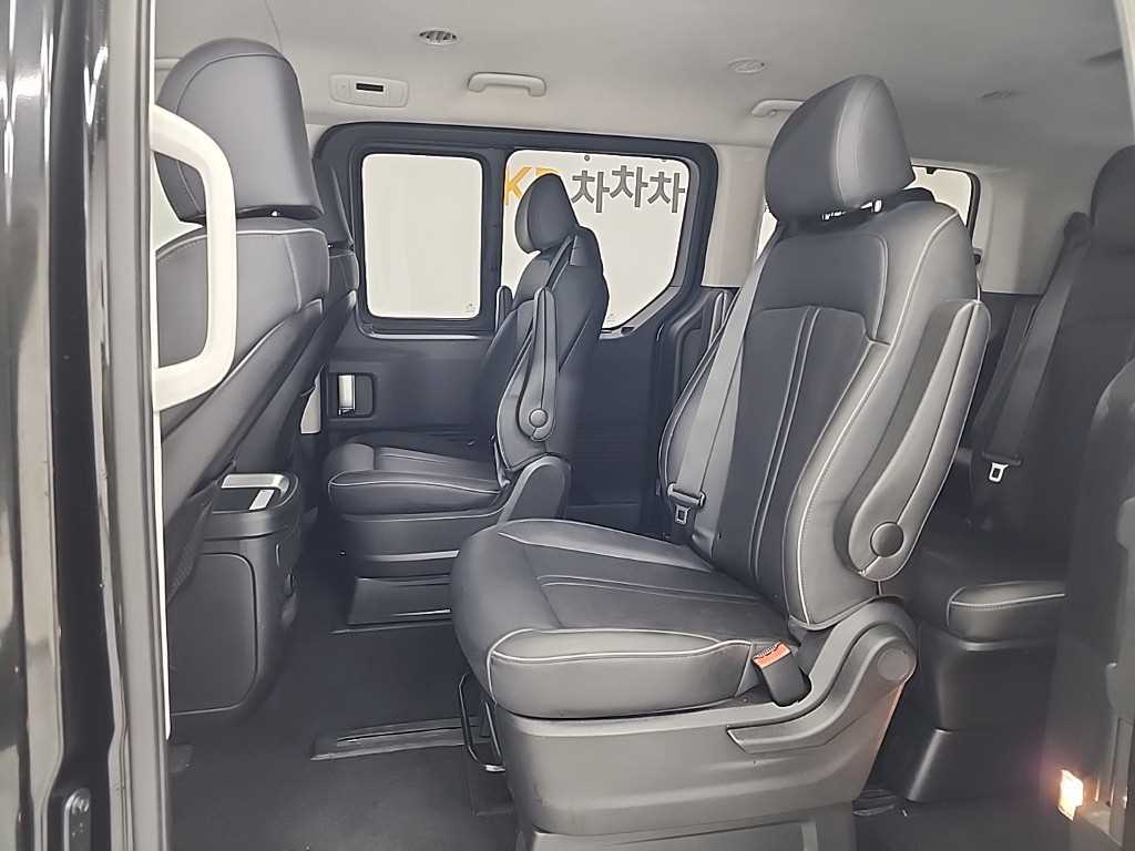 HYUNDAI Staria - Vista 12