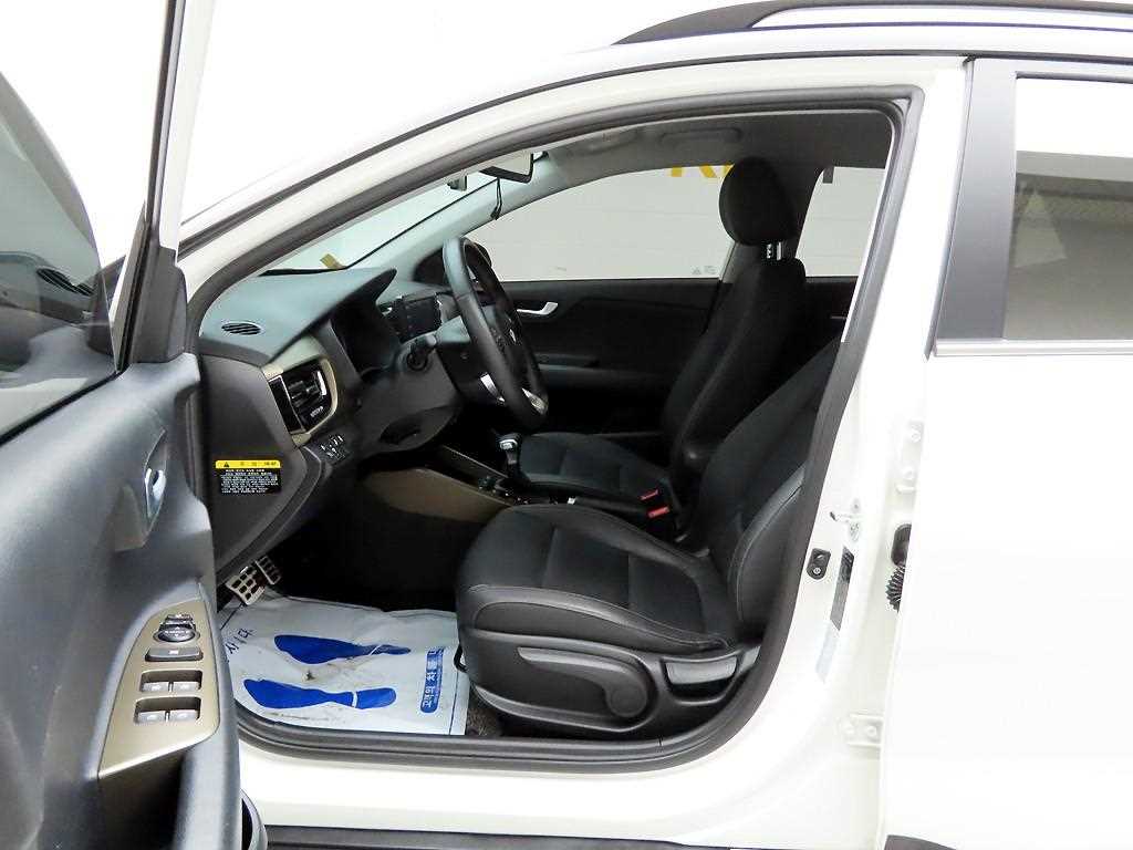 KIA Stonic 2020 Blanco - Importación desde Corea - HF Imports Iquique - Foto 14