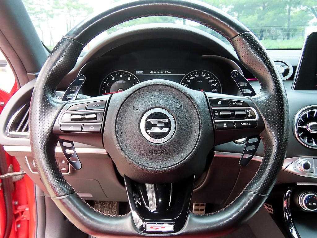 KIA Stinger - Vista 8