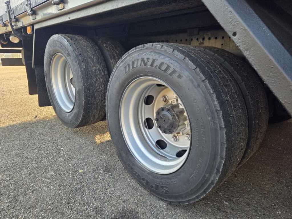 medium and large cargo truck - Vista 8