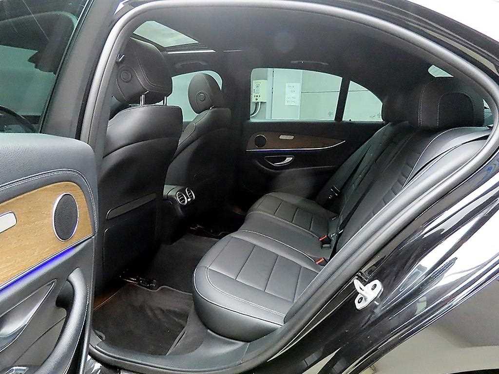 Mercedes Benz E class - Vista 6