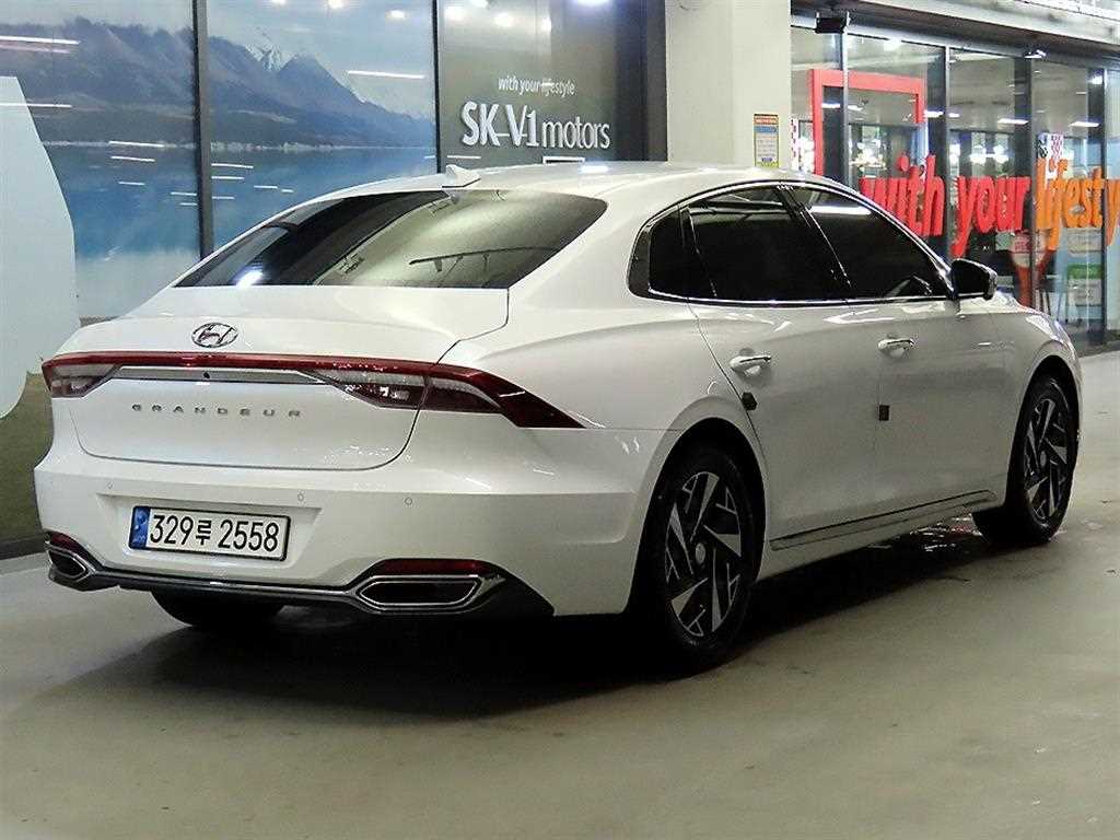 HYUNDAI Grandeur - Vista 5