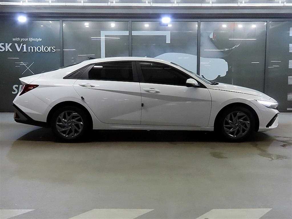 HYUNDAI Avante - Vista 3