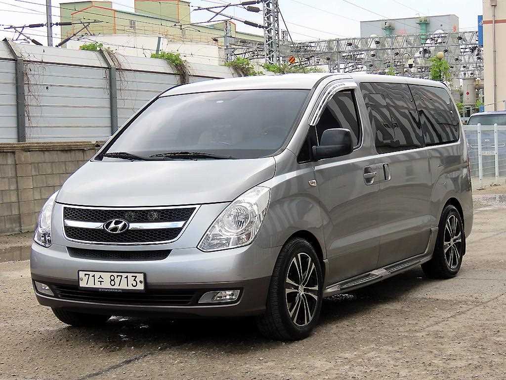HYUNDAI Starex - Vista 2