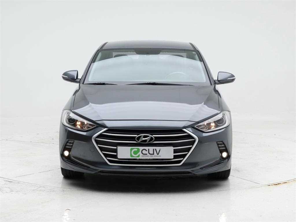HYUNDAI Avante - Vista 2