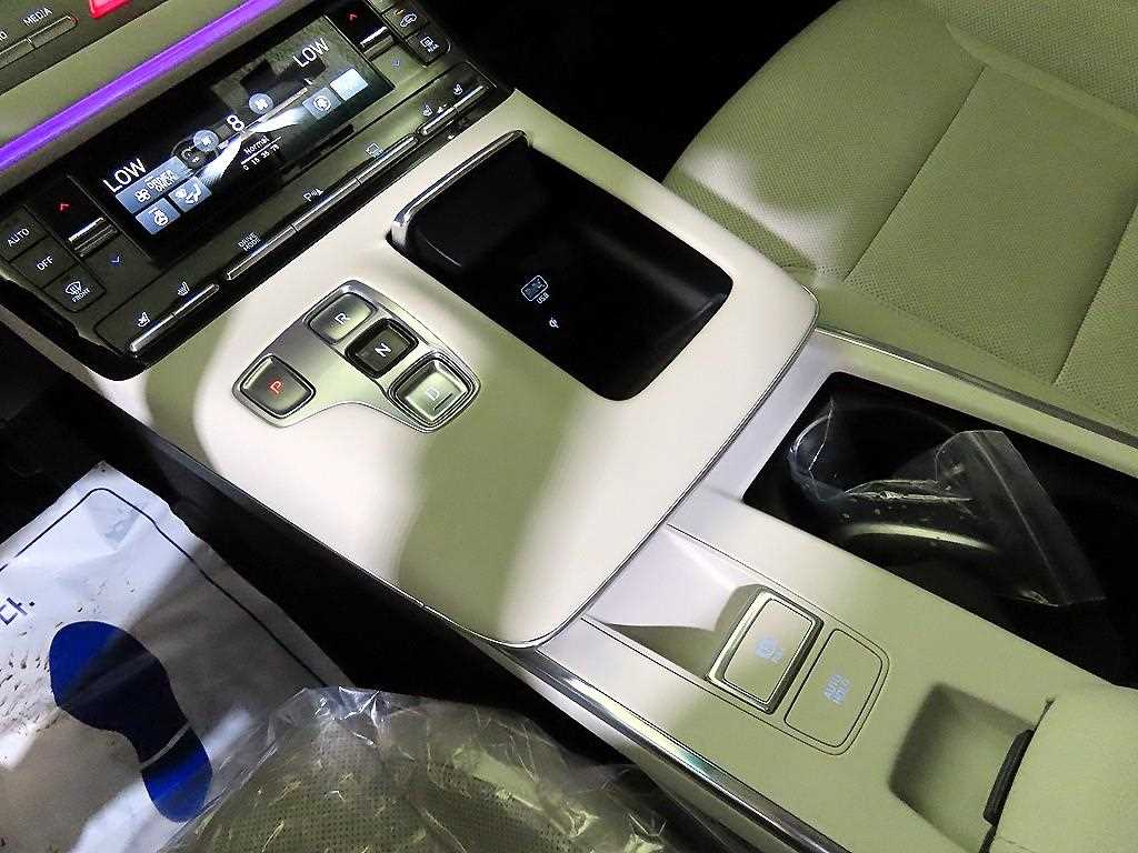 HYUNDAI Grandeur - Vista 12