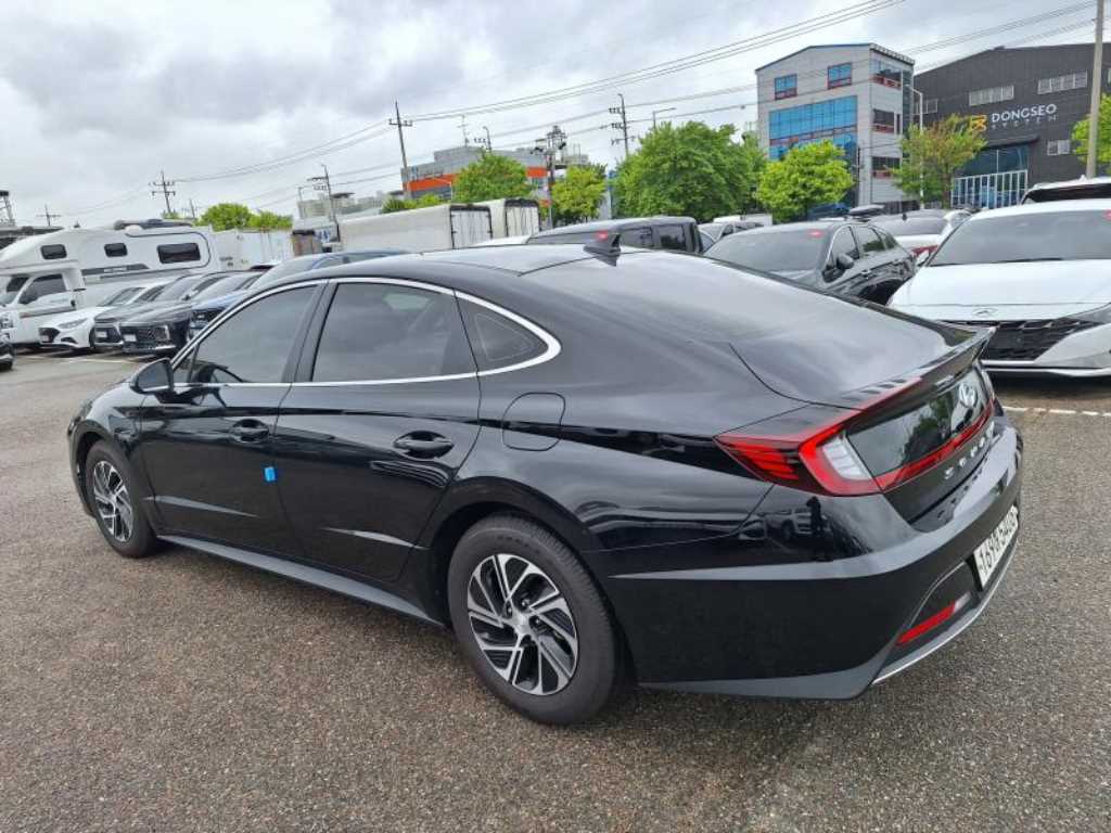 HYUNDAI Sonata - Vista 2